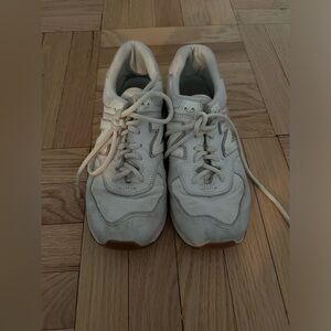 New Balance sneakers size 10